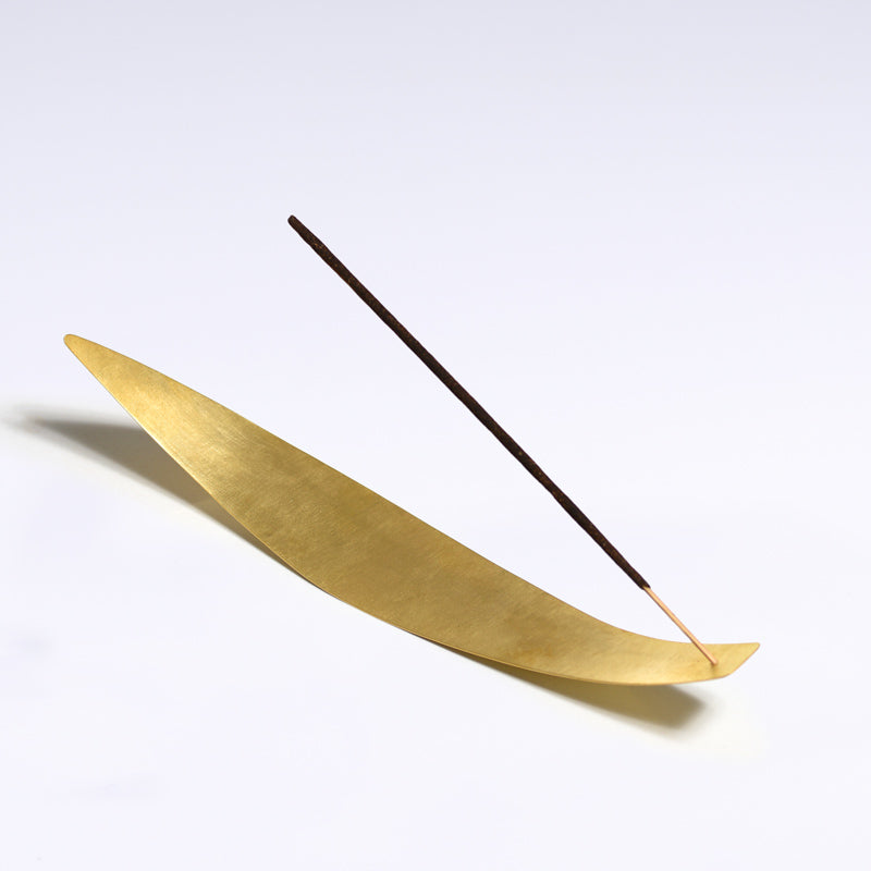 Dague brass incense holder