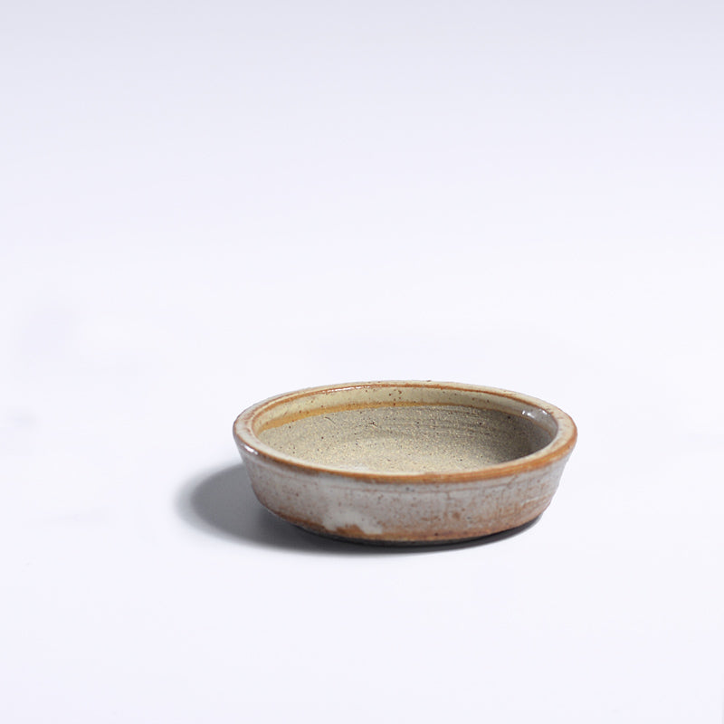 Planter with saucer - neutral