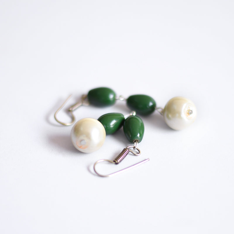 teardrop pearl earring