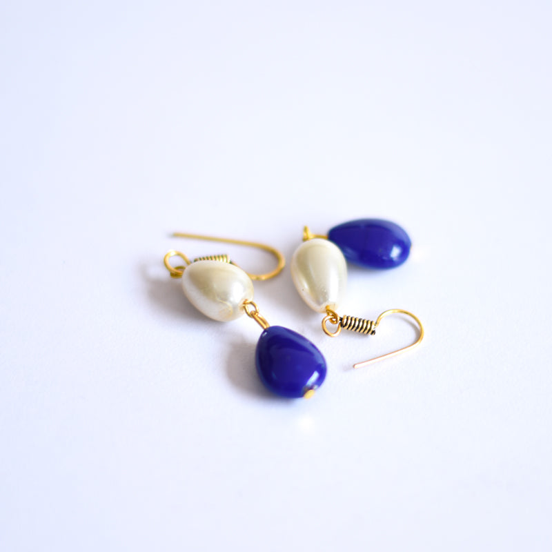 teardrop pearl earring